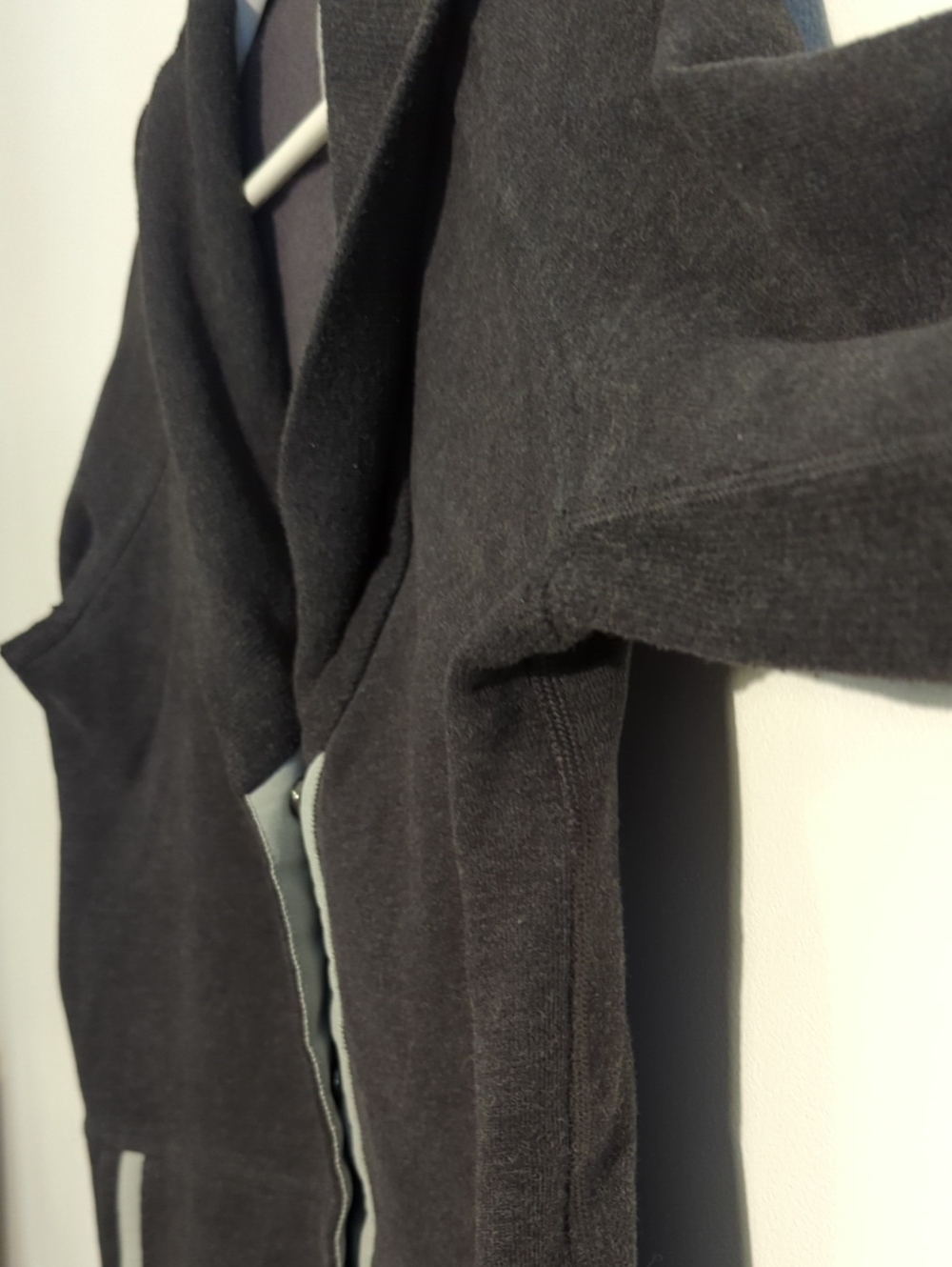 LULULEMON yin to my yang cardigan - size 6 - Picture 7 of 14